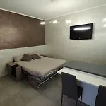 招待所 Nf8 3*